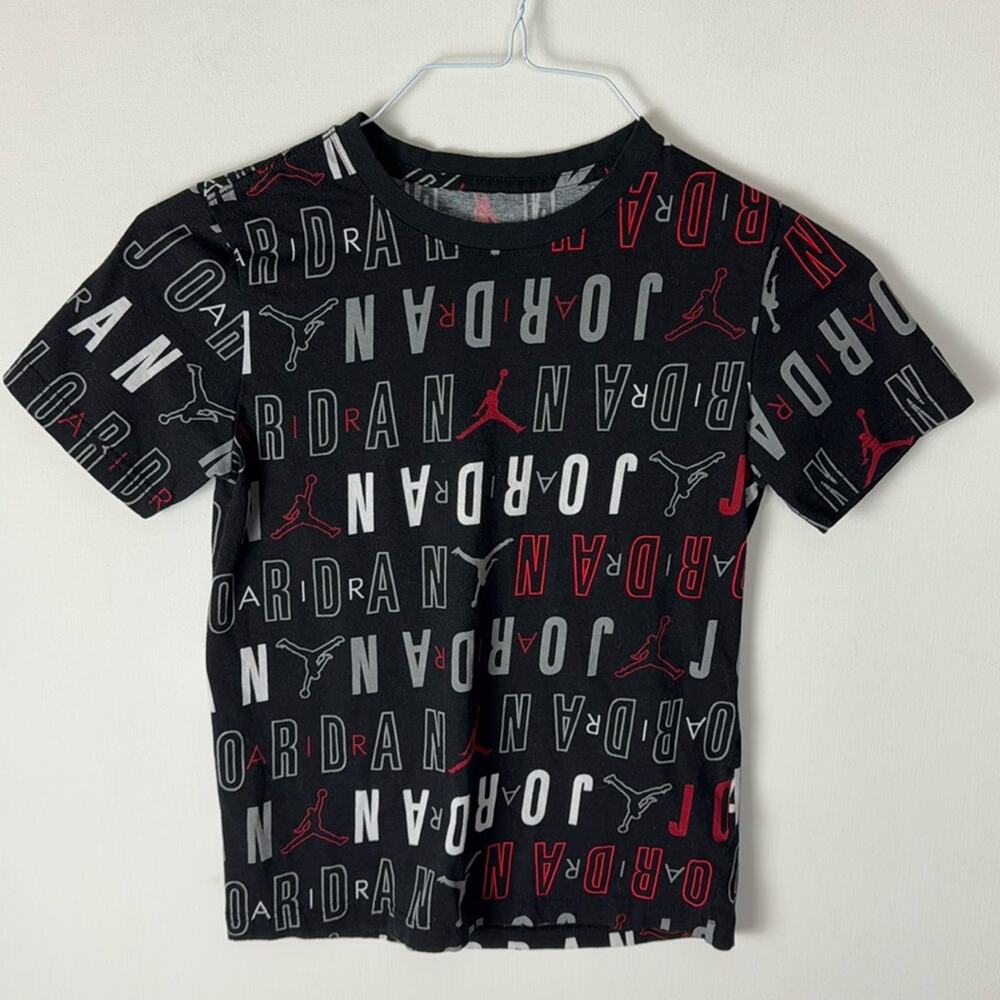 Air Jordan T-Shirt - Boys Medium